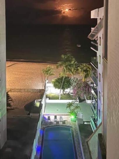 Apto 3 Quartos Pe Na Areia Prox De Apartamento